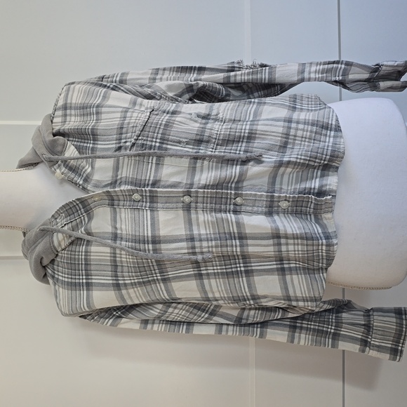 American Eagle Outfitters Gray and White Plaid Button-Down Shirt - Picture 2 of 7